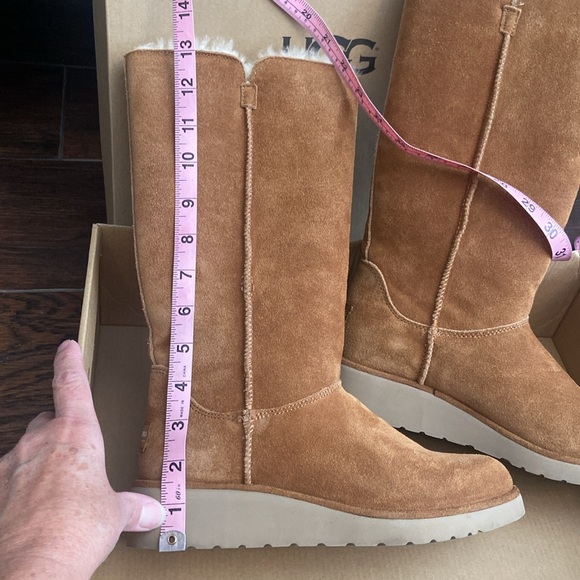 NWOT Koolaburra/UGG light brown suede boots, size 7. Bought at Nordstrom 11/23. - Picture 6 of 9